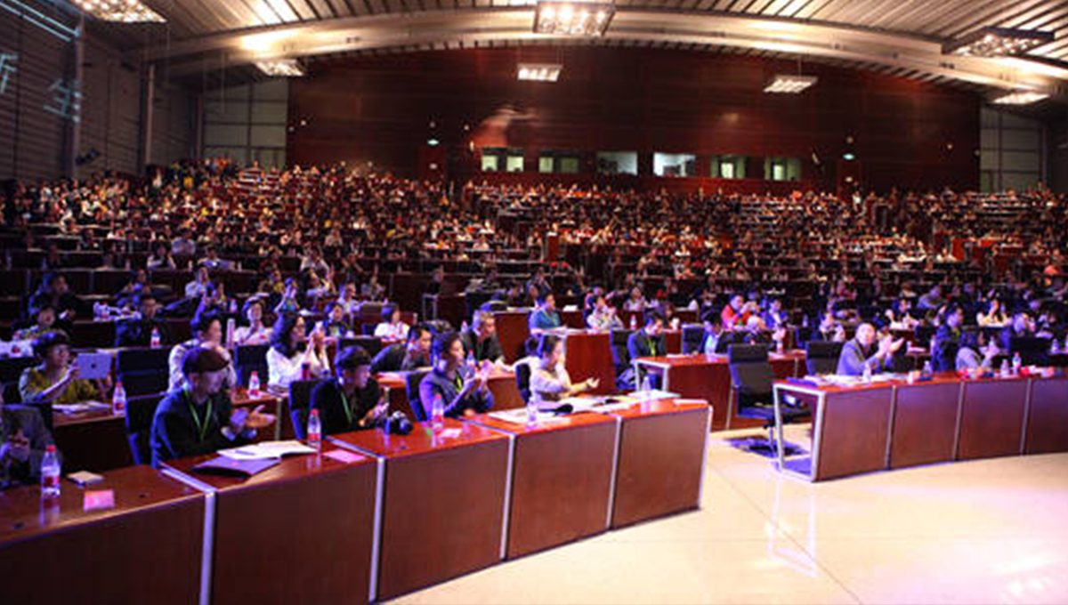 热烈祝贺2015安德马丁国际室内设计峰会圆满落幕 2 热烈祝贺2015安德马丁国际室内设计峰会圆满落幕 2