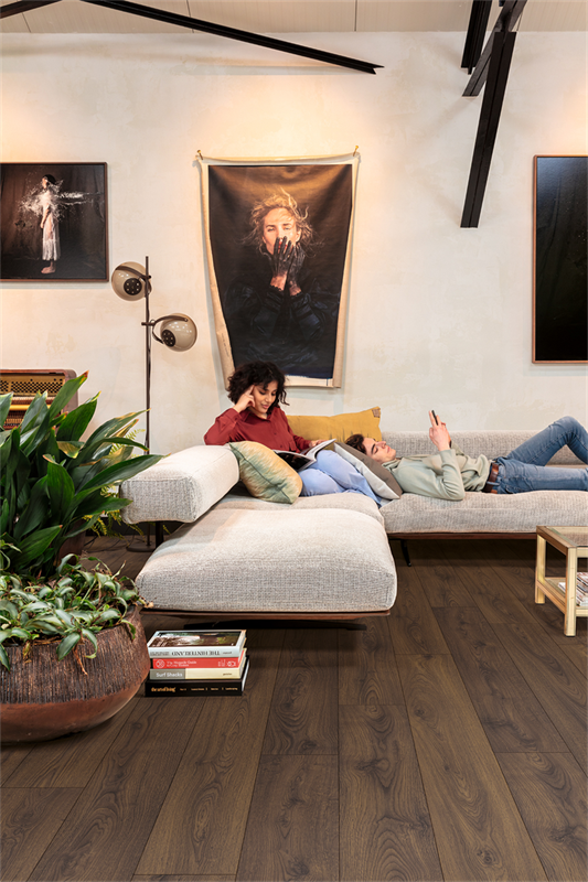 金秋家装|多种风格于地面相遇，宅男视频下载让空间有态度 image2