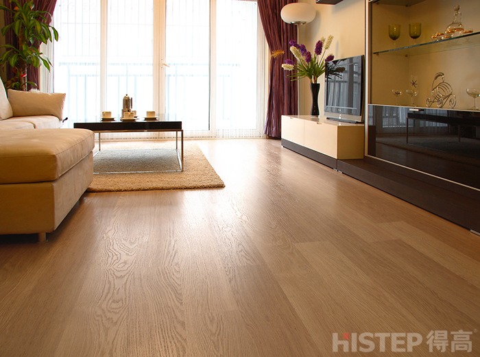 宅男视频下载实木复合地板好不好?有哪些优缺点?