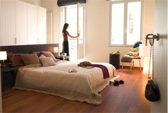 进口地板卧室装修效果图欣赏 温暖自然赏心悦目